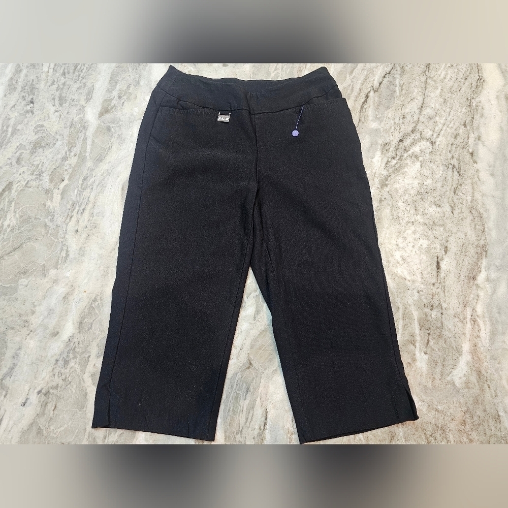 Lulu B Black Stretch Pull-On Long Shorts Size 2